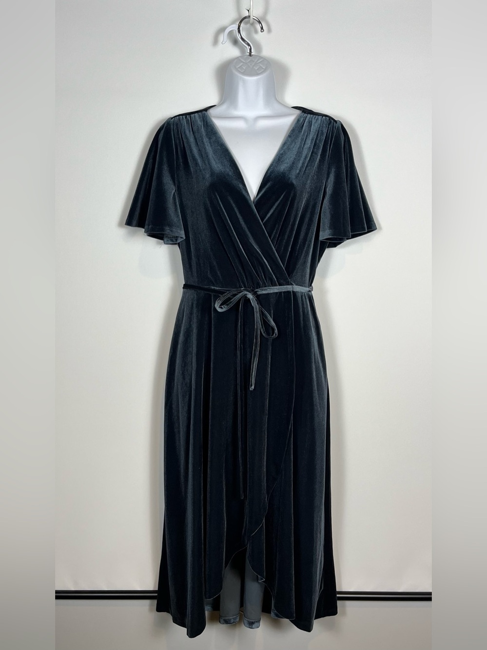 Vince Camuto Velvet Flutter-Sleeve Faux-Wrap Midi Dress With Packets Size 10